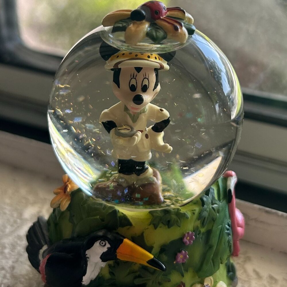 Minnie Mouse Animal Kingdom Mini Snow Globe
